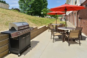 Holiday Inn Express & Suites New Martinsville