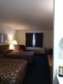New Martinsville Inn