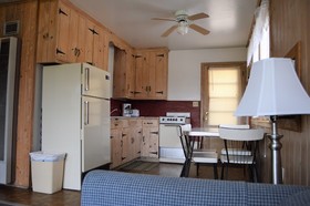 Baileys Sunset Motel and Cottages