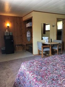 Baileys Sunset Motel and Cottages