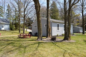 Baileys Sunset Motel and Cottages