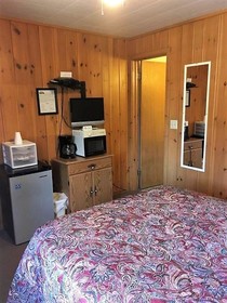 Baileys Sunset Motel and Cottages