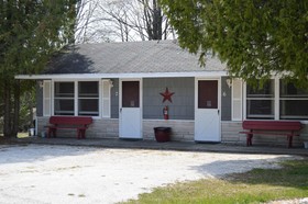 Baileys Sunset Motel and Cottages