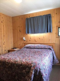 Baileys Sunset Motel and Cottages