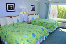 Beachfront Inn Baileys Harbor