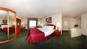 AmericInn & Suites By Wyndham Baraboo Event Center