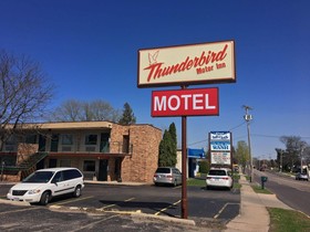 Thunderbird Motor Inn Baraboo
