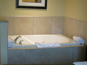 Cobblestone Inn & Suites