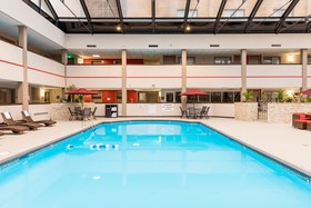 Holiday Inn Brookfield Milwaukee
