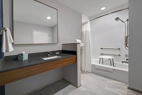Fairfield Inn & Suites Milwaukee Brookfield