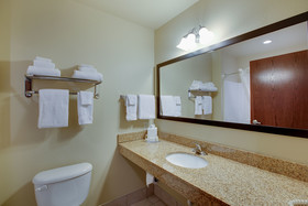 Cobblestone Inn & Suites