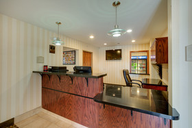 Cobblestone Inn & Suites