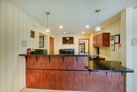 Cobblestone Inn & Suites