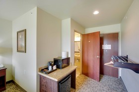 Cobblestone Inn & Suites