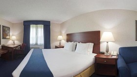 Holiday Inn Express Deforest (Madison Area)