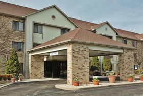 La Quinta Inn & Suites by Wyndham Milwaukee Delafield
