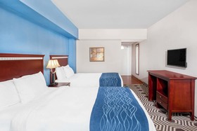 Baymont by Wyndham Delavan Near Lake Geneva