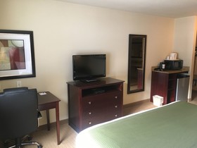 Cobblestone Inn & Suites