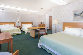 Days Inn by Wyndham Eagle River