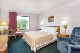 Days Inn by Wyndham Eagle River