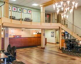 Holiday Inn Express & Suites Eau Claire West I-94