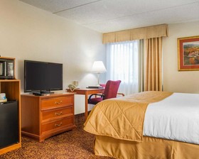 Holiday Inn Express & Suites Eau Claire West I-94