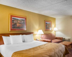 Holiday Inn Express & Suites Eau Claire West I-94