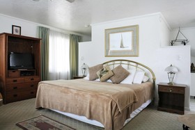 Peninsula Park-View Resort