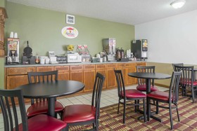 Super 8 by Wyndham Fond Du Lac