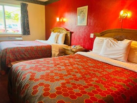 Villa Inn Motel Near Hwy 12 WI Capital O