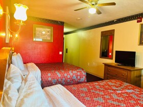 Villa Inn Motel Near Hwy 12 WI Capital O