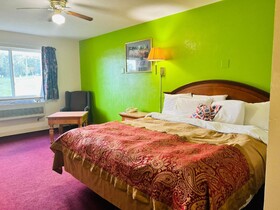 Villa Inn Motel Near Hwy 12 WI Capital O