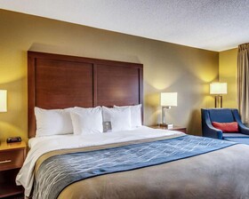 Comfort Inn & Suites Grafton-Cedarburg