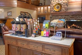 AmericInn by Wyndham Green Bay West