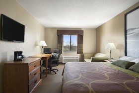 Super 8 by Wyndham Green Bay I-43 Bus. Park