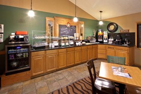 AmericInn by Wyndham Hartford WI