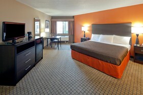 AmericInn by Wyndham Hartford WI
