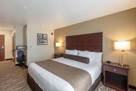 Cobblestone Hotel and Suites Hartford