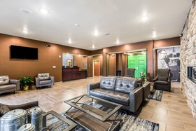 Cobblestone Hotel and Suites Hartford