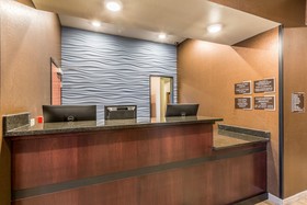 Cobblestone Hotel and Suites Hartford