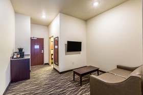 Cobblestone Hotel and Suites Hartford