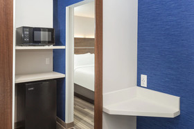 Holiday Inn Express and Suites Hudson I 94