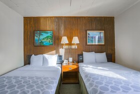 Love Hotels at Silver Street in Hurley WI