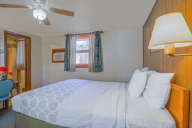 Love Hotels at Silver Street in Hurley WI