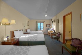 Love Hotels at Silver Street in Hurley WI