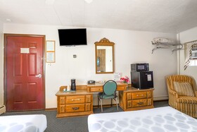 Love Hotels at Silver Street in Hurley WI