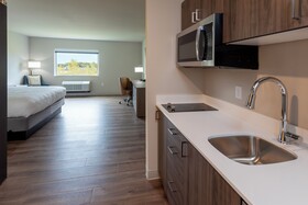 GrandStay Hotel & Suites Kaukauna