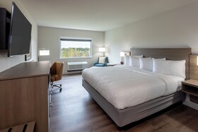 GrandStay Hotel & Suites Kaukauna