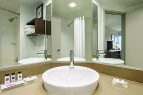 Country Inn & Suites by Radisson, La Crosse, WI