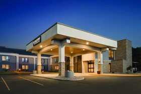 Country Inn & Suites by Radisson, La Crosse, WI